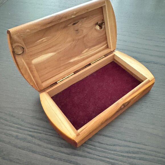 Engraved Carved Sisters Wooden Box Trinket Keepsake Family Friendship - Picture 5 of 10